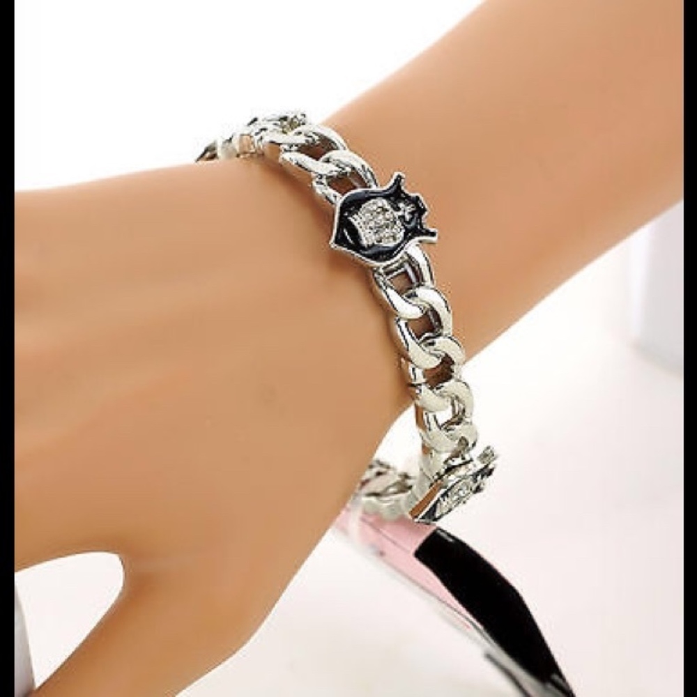 Juicy Couture Shield Link Stretch Bracelet NWT - Picture 3 of 5